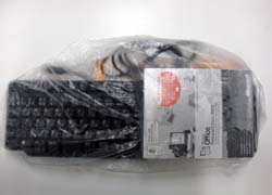 付属品一式を袋にまとめる