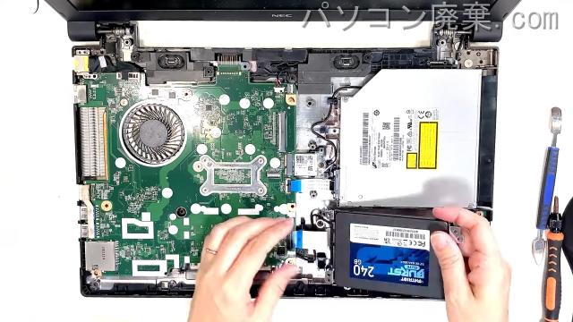 VersaPro PC-VRT25FBGR4R4のHDD(SSD)の場所です