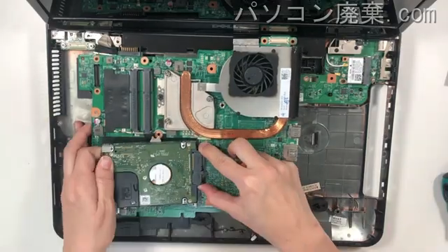 INSPIRON N5110のHDD(SSD)の場所です