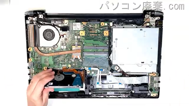 dynabook AZ65/GB PAZ65GB-BEPのHDD(SSD)の場所です