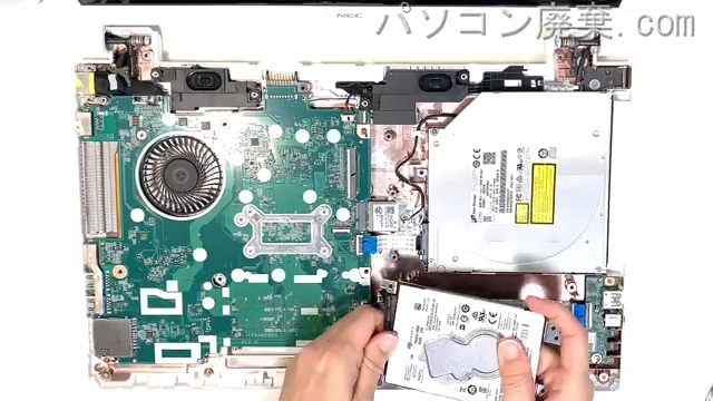 LAVIE PC-NS710JAW-JのHDD(SSD)の場所です