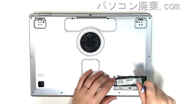 LAPTOP 16512bIT HL140SのHDD(SSD)の場所です