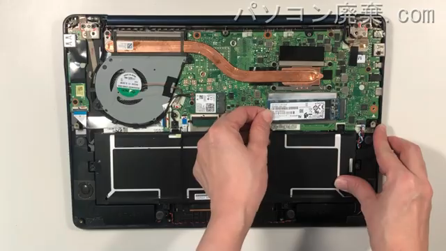 Zenbook UX430のHDD(SSD)の場所です