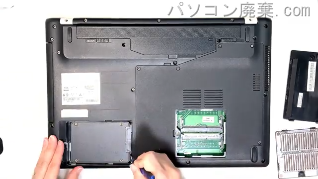 LIFEBOOK WA1/A3 FMVWA3A13WのHDD(SSD)の場所です