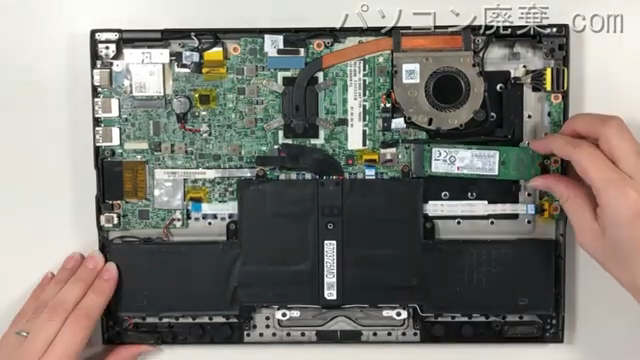 PC-GN256W1A9のHDD(SSD)の場所です