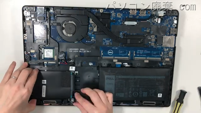 Latitude 5590(P60F)のHDD(SSD)の場所です