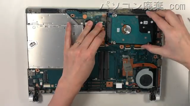 RX73/TWP(PRX73TWPBWA)のHDD(SSD)の場所です