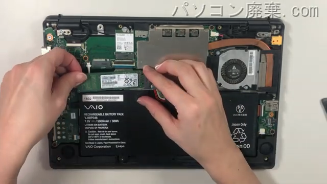 VJS111D12NのHDD（SSD）の場所です