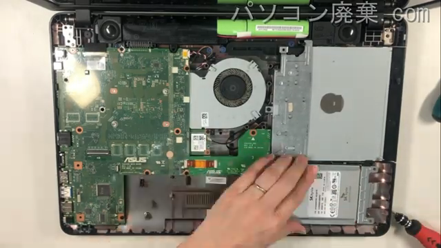 VivoBook K541UのHDD(SSD)の場所です