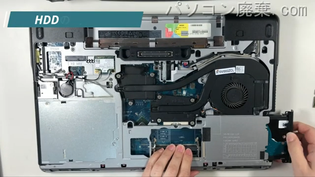 Latitude E6540のHDD(SSD)の場所です