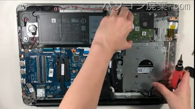 inspiron 17-5767(P32E001)のHDD(SSD)の場所です