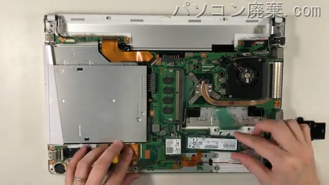 SH90/B1（FMVS9B1W06）のHDD（SSD）の場所です