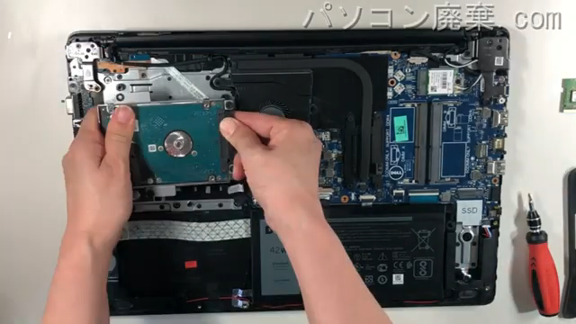 Latitude 3590(P75F001)のHDD(SSD)の場所です