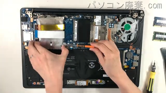 SVF15N1A1JのHDD(SSD)の場所です