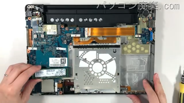 CF-SZ5DMQRのHDD(SSD)の場所です