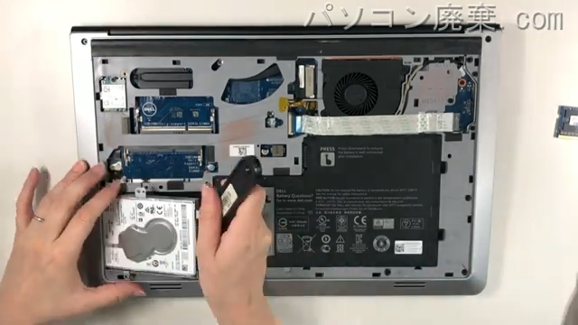 Inspiron 15 5548（P39F)のHDD（SSD）の場所です