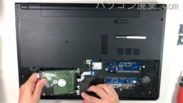 Inspiron 17 5759のHDD(SSD)の場所です