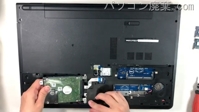 Inspiron 17 5759のHDD（SSD）の場所です