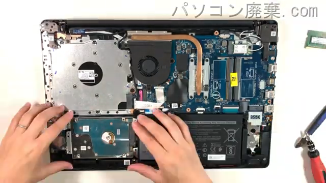 Inspiron 3581(P75F P75F005)のHDD（SSD）の場所です