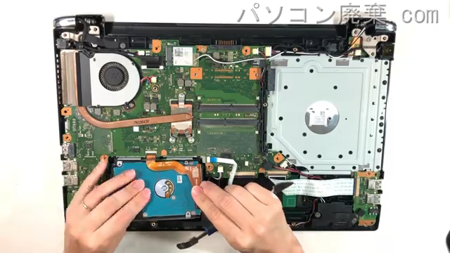 dynabook T75/GB(PT75GBP-BEA2)のHDD(SSD)の場所です