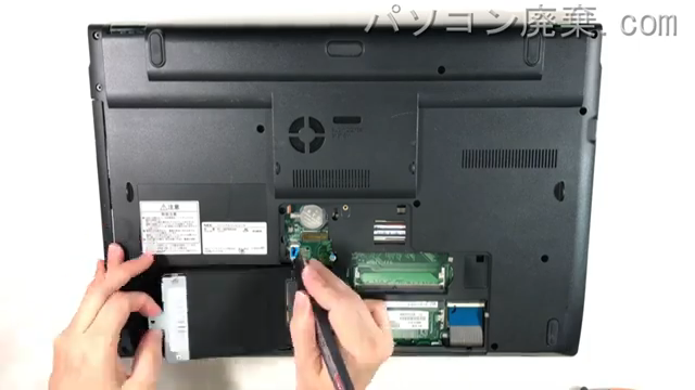 LAVIE PC-NS750GAWのHDD(SSD)の場所です