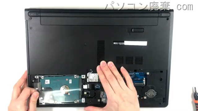 Inspiron 5459 (P64G)のHDD(SSD)の場所です