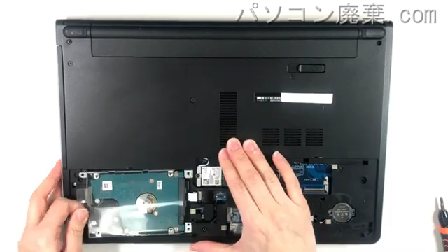 Inspiron 5459 （P64G）のHDD（SSD）の場所です