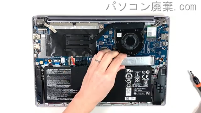 Swift 3 SF313-51-A58U(N18H2)のHDD(SSD)の場所です