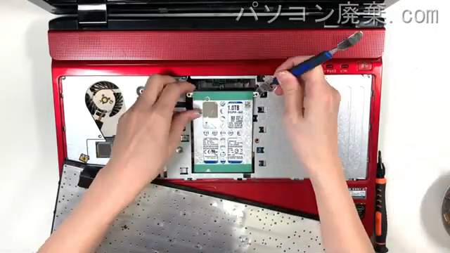LAVIE PC-NS700BARのHDD(SSD)の場所です