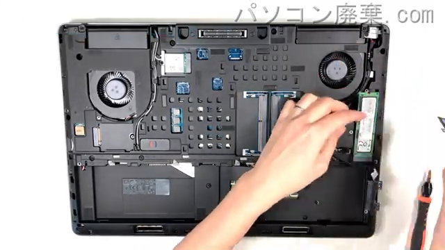 Precision 7520(P53F)のHDD(SSD)の場所です