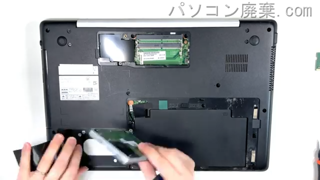 LIFEBOOK AH50/X(FMVA50XWP)のHDD(SSD)の場所です