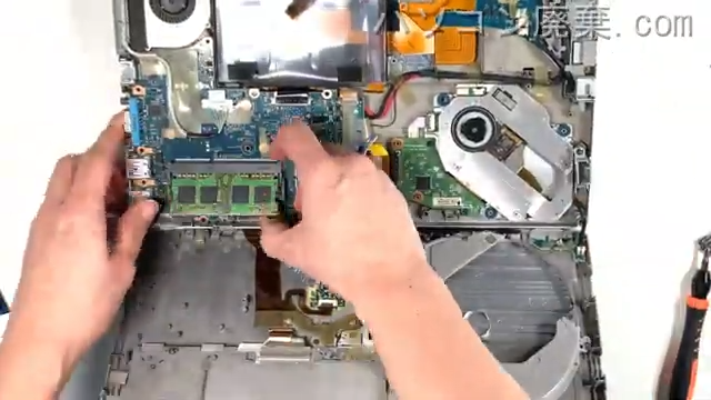 Let's note CF-SX3TD7TCのHDD(SSD)の場所です