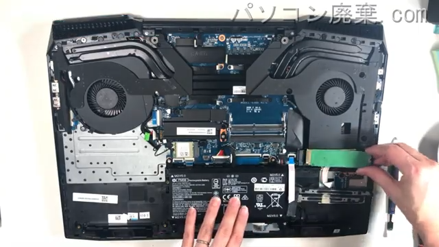 OMEN Laptop 17-an011TXのHDD(SSD)の場所です