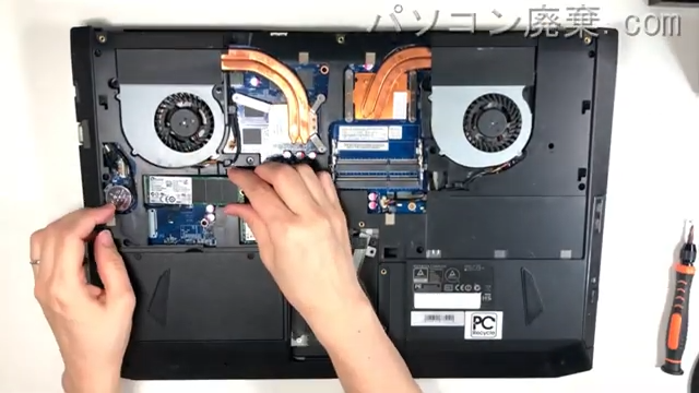 iiyama STYLE N170SD IN7i-17X7200 -i7-RRBのHDD(SSD)の場所です