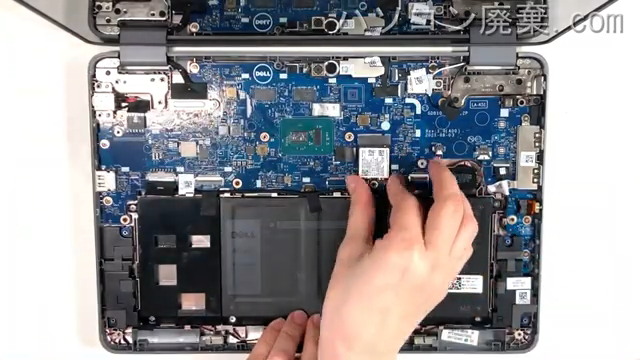 Latitude 3120 2-in-1のHDD(SSD)の場所です