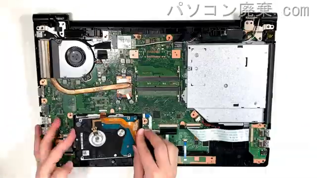 dynabook B65/M PB65MYB41R7AD21のHDD(SSD)の場所です