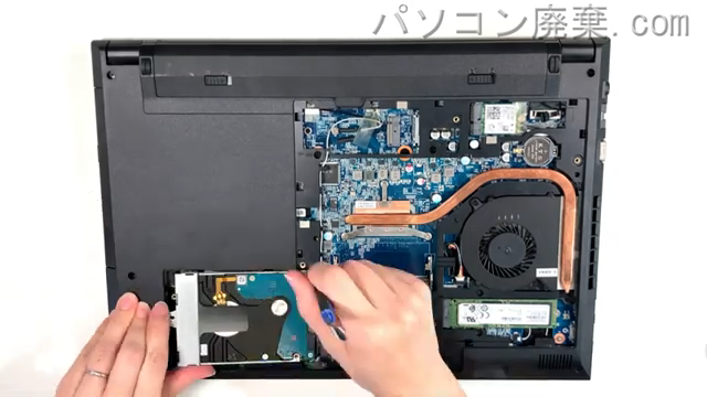 mouse F5-i5WHLABのHDD(SSD)の場所です