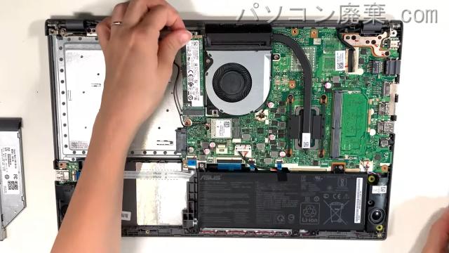 X545F X545FA-BQ075TのHDD(SSD)の場所です