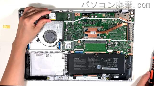 X515J X515JA-BQ3061WのHDD(SSD)の場所です