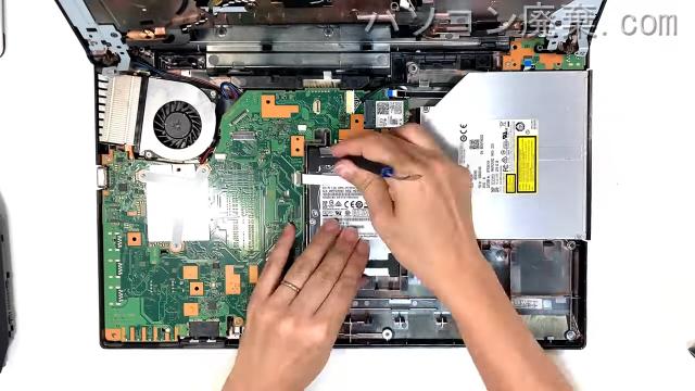 LIFEBOOK A748/TX FMVA3101DPのHDD(SSD)の場所です