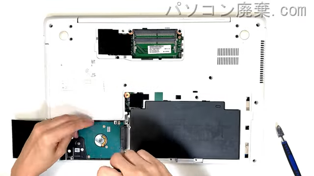 LIFEBOOK AH50/D1 FMVA50D1WPのHDD(SSD)の場所です