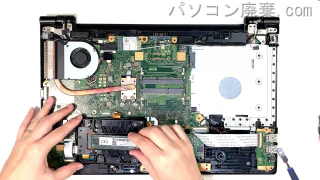 dynabook B75/B(PB75BACA3KCAD81)のHDD(SSD)の場所です