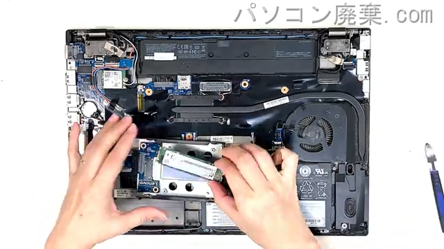 Thinkpad T570 (Type 20JX)のHDD(SSD)の場所です