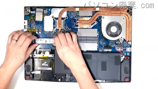 MS-16R5のHDD(SSD)の場所です
