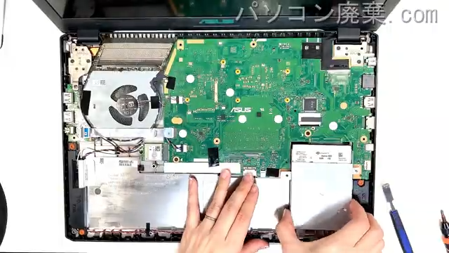 X570UD-8550のHDD(SSD)の場所です