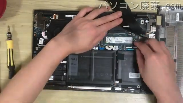 Vostro 13 5300のHDD(SSD)の場所です