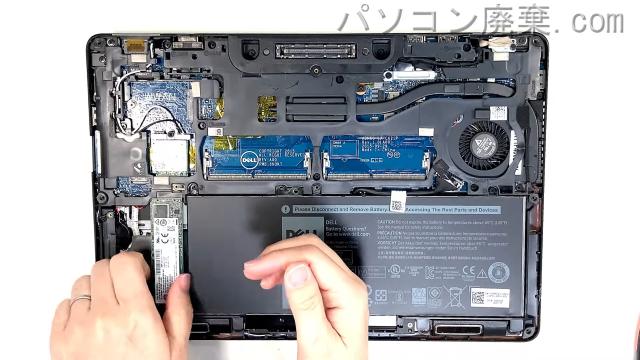 Latitude E5270のHDD(SSD)の場所です