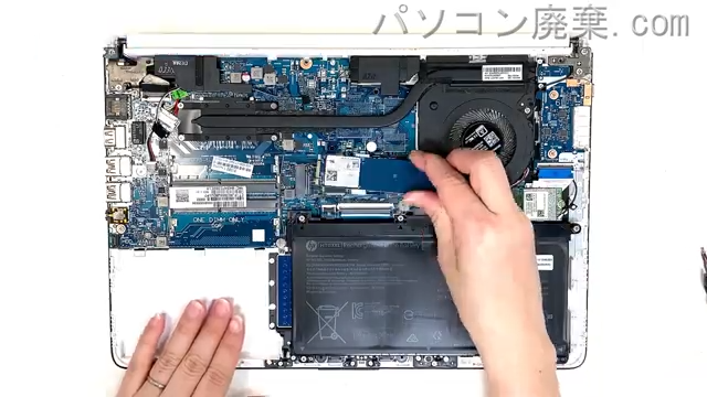 Laptop 14s-dk0101AUのHDD(SSD)の場所です