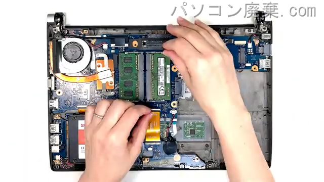 dynabook R73/A PR73ABAA43CAD83のメモリの場所