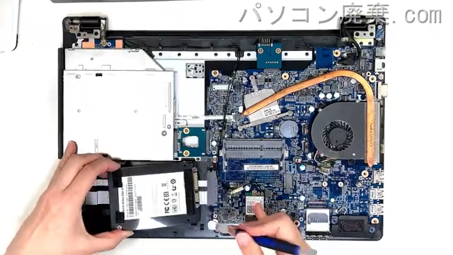 LB-F551XN-S5-KKのHDD(SSD)の場所です